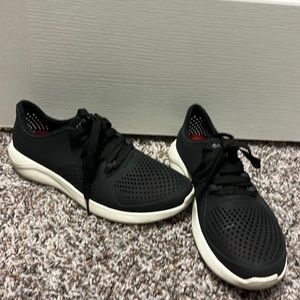 Crocs Shoes Women’s 9